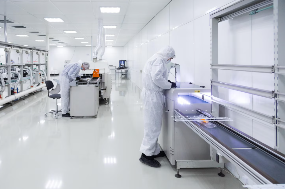 Private Label vs Custom Formulation MOQ